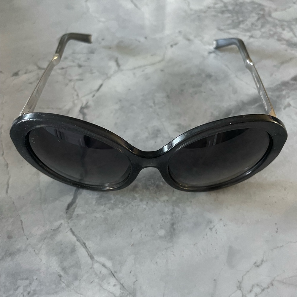 LOUIS VUITTON
Grey Speckling Acetate Frame Petit Soupcon Round Sunglasses-Z0491W